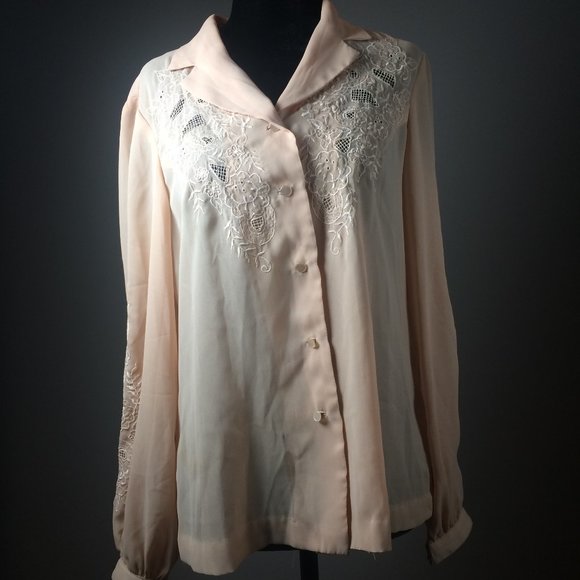 Vintage victorian inspired cream small blouse with embroideries and long sleeves - Picture 1 of 5